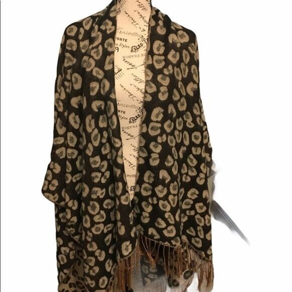 Ricca leopard print Fringed one size NWT shrug - Picture 2 of 5